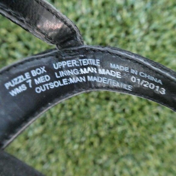 T-Strap Sandals Unlisted Size 7M - Picture 4 of 7